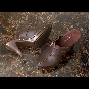 Pesaro clogs size 6